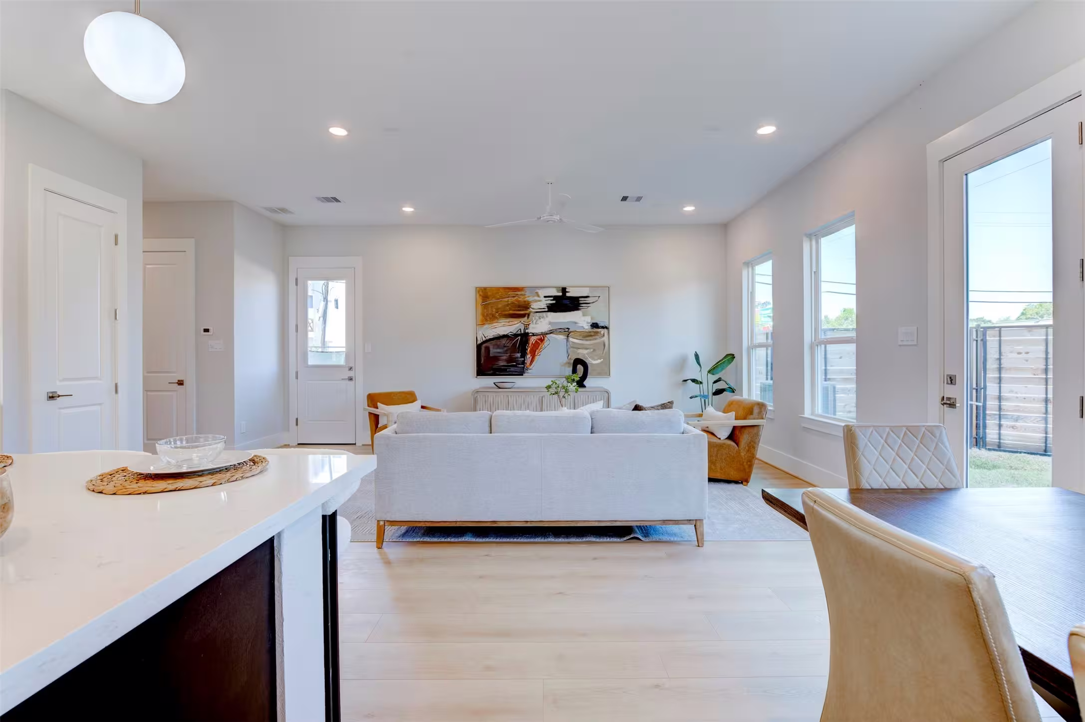 Photo 2 of 5132 Rosslyn Road, Houston, TX