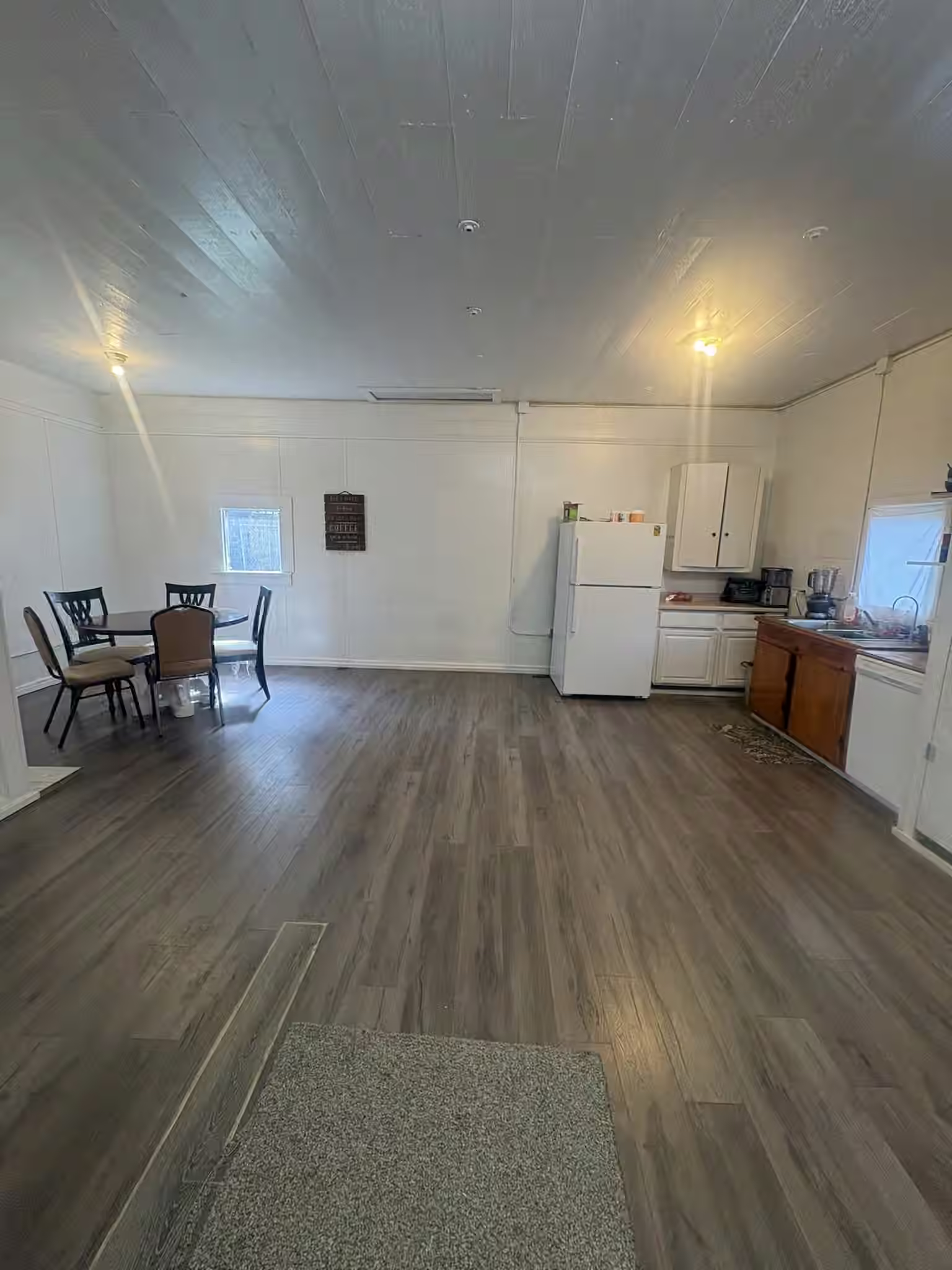 Photo 4 of 213 S Hill Street, Alvin, TX