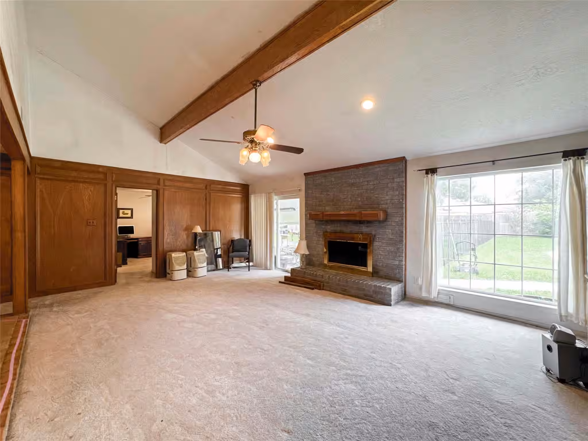 Photo 3 of 2109 E Linwood Oaks Street, Pearland, TX