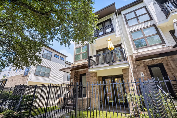 Photo 2 of 2811 Clay Street, Houston, TX