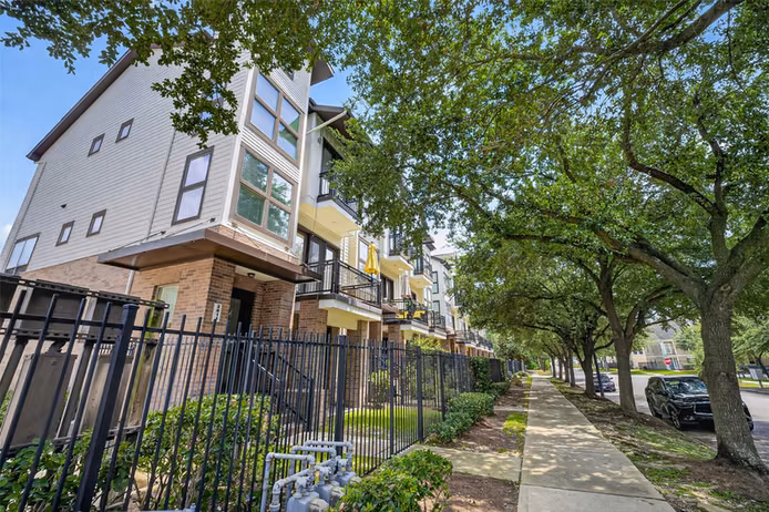 Photo 3 of 2811 Clay Street, Houston, TX