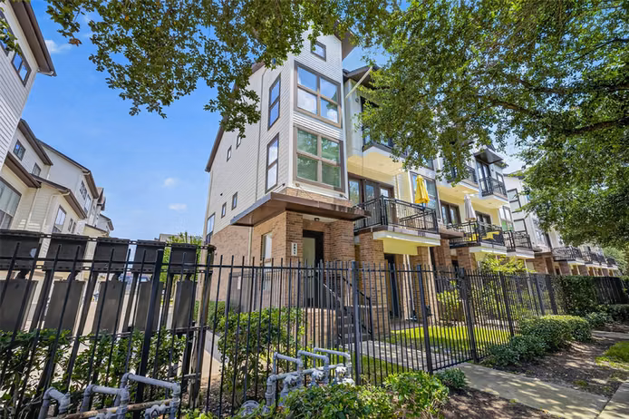 Photo 4 of 2811 Clay Street, Houston, TX