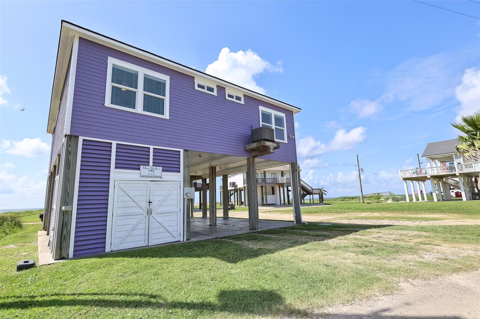 Photo 4 of 3008 Shady Lane, Crystal Beach, TX