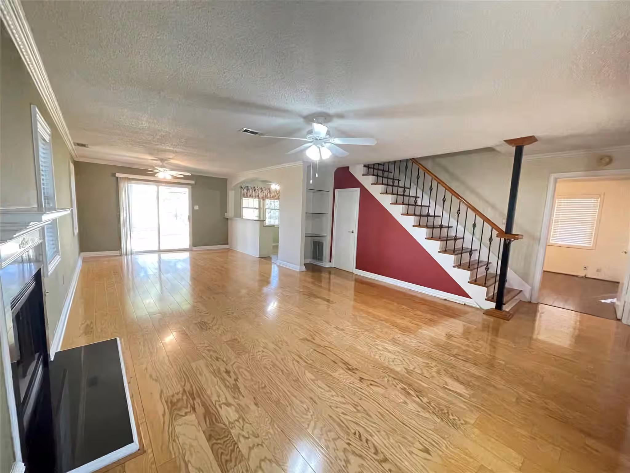 Photo 6 of 2232 Hoskins Drive, Houston, TX