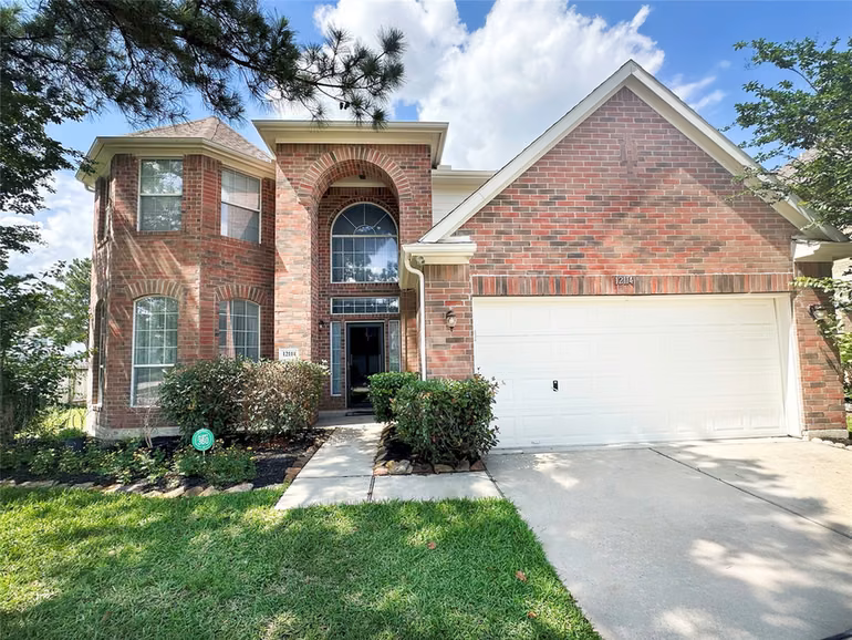 Photo 4 of 12114 Saybrook Point Lane, Tomball, TX