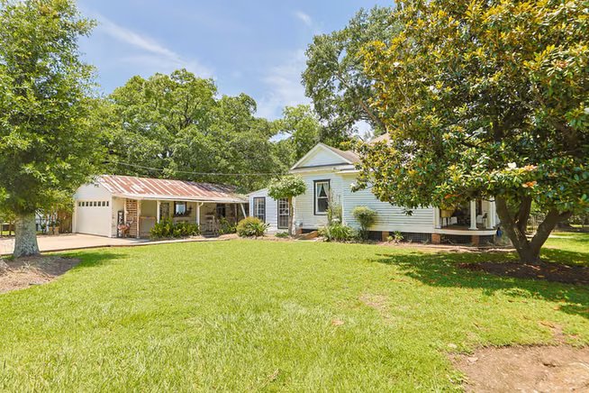Photo of 212 S Pine Street, Tomball, TX