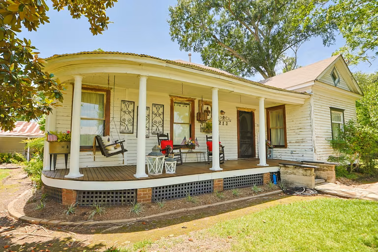 Photo 4 of 212 S Pine Street, Tomball, TX