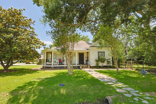 Photo 7 of 212 S Pine Street, Tomball, TX