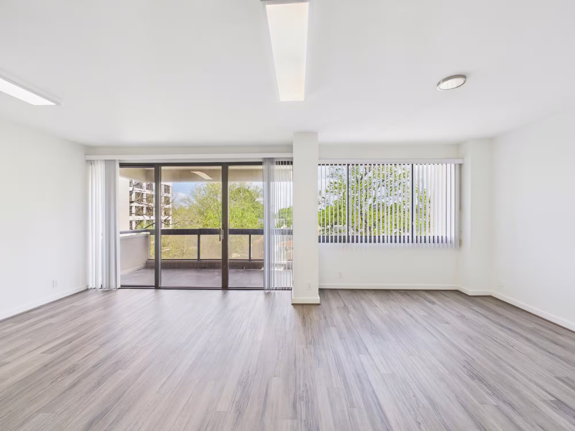 Photo 7 of 49 Briar Hollow Lane 304, Houston, TX