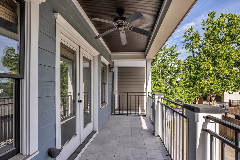 Photo 4 of 236 E Woodland Street, Houston, TX
