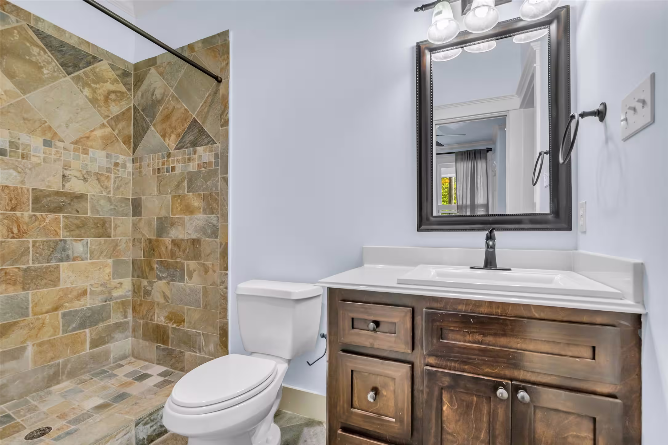 Photo 7 of 236 E Woodland Street, Houston, TX