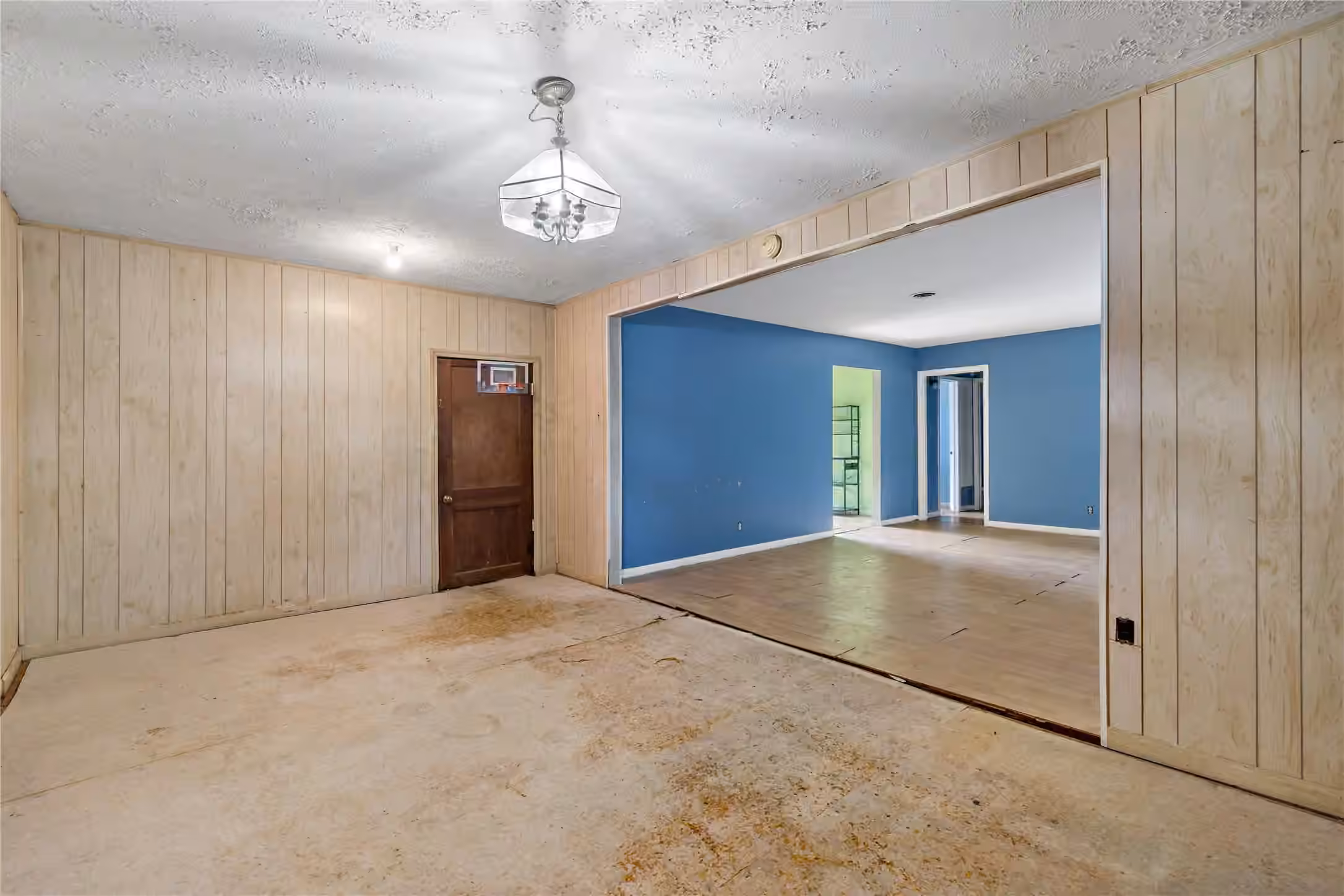 Photo 7 of 5603 Lakefield Drive, Houston, TX