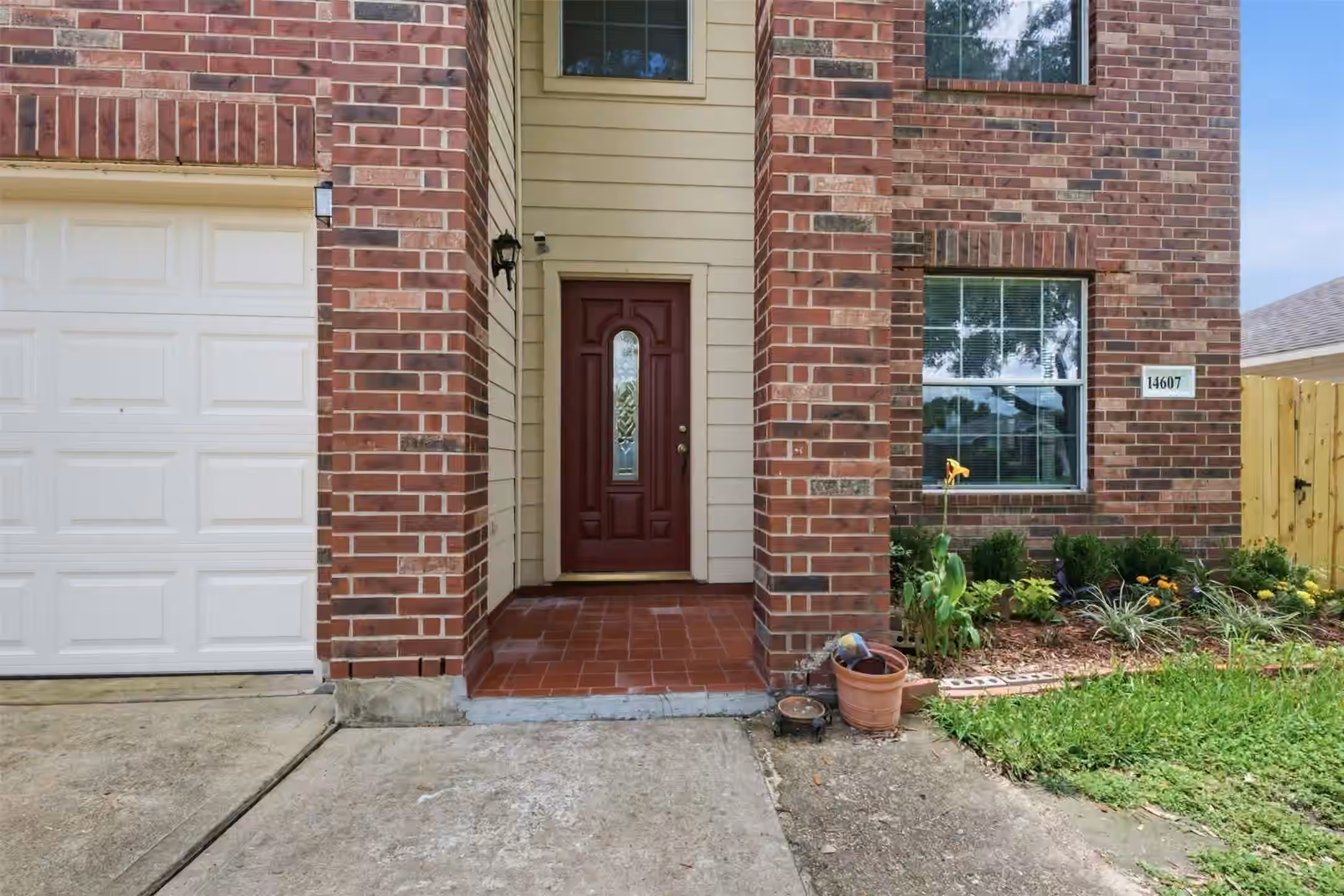 Photo 2 of 14607 Alanna Lagoon Court, Houston, TX