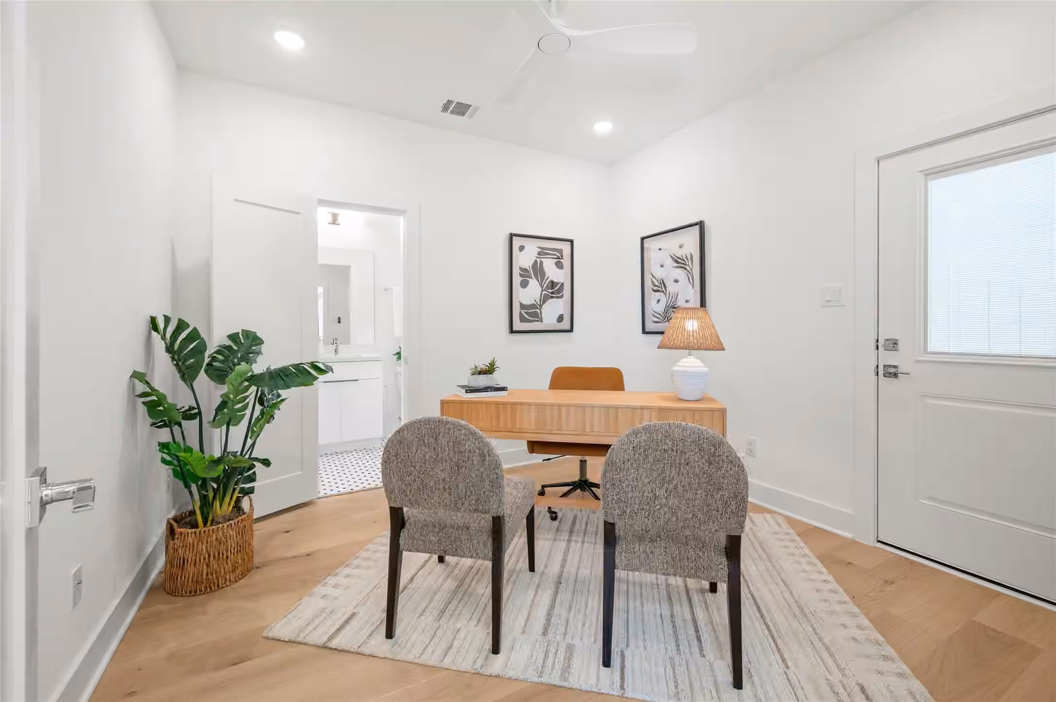 Photo 6 of 902 Kern Street A, Houston, TX