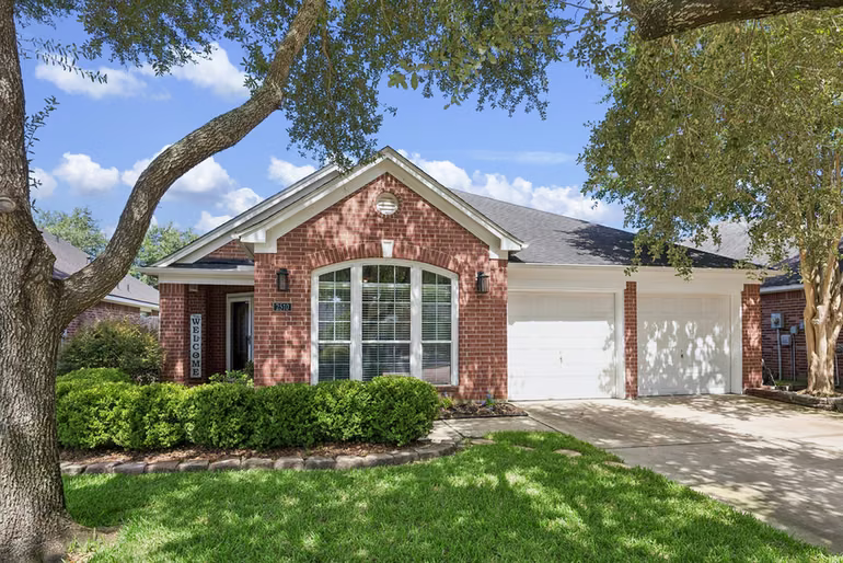 Photo of 2510 Llano Springs Drive, Katy, TX