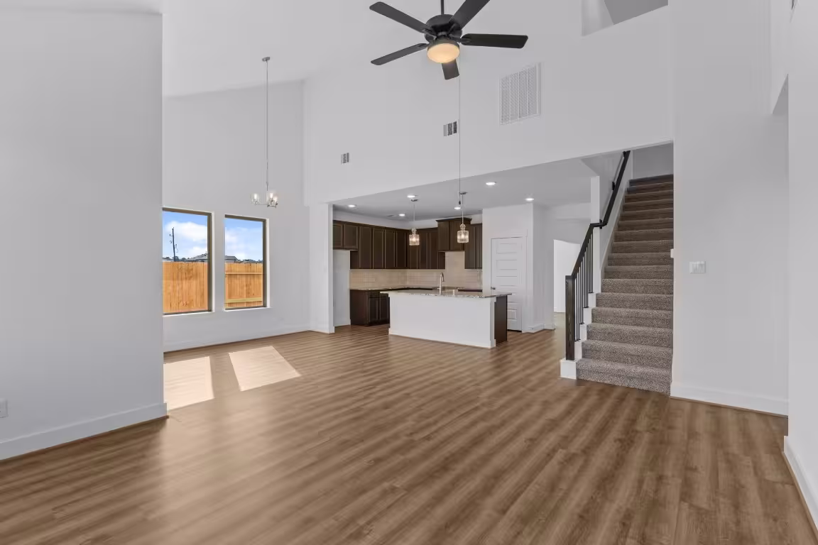 Photo 3 of 4533 Blue Mountain Laurel Street, Pinehurst, TX