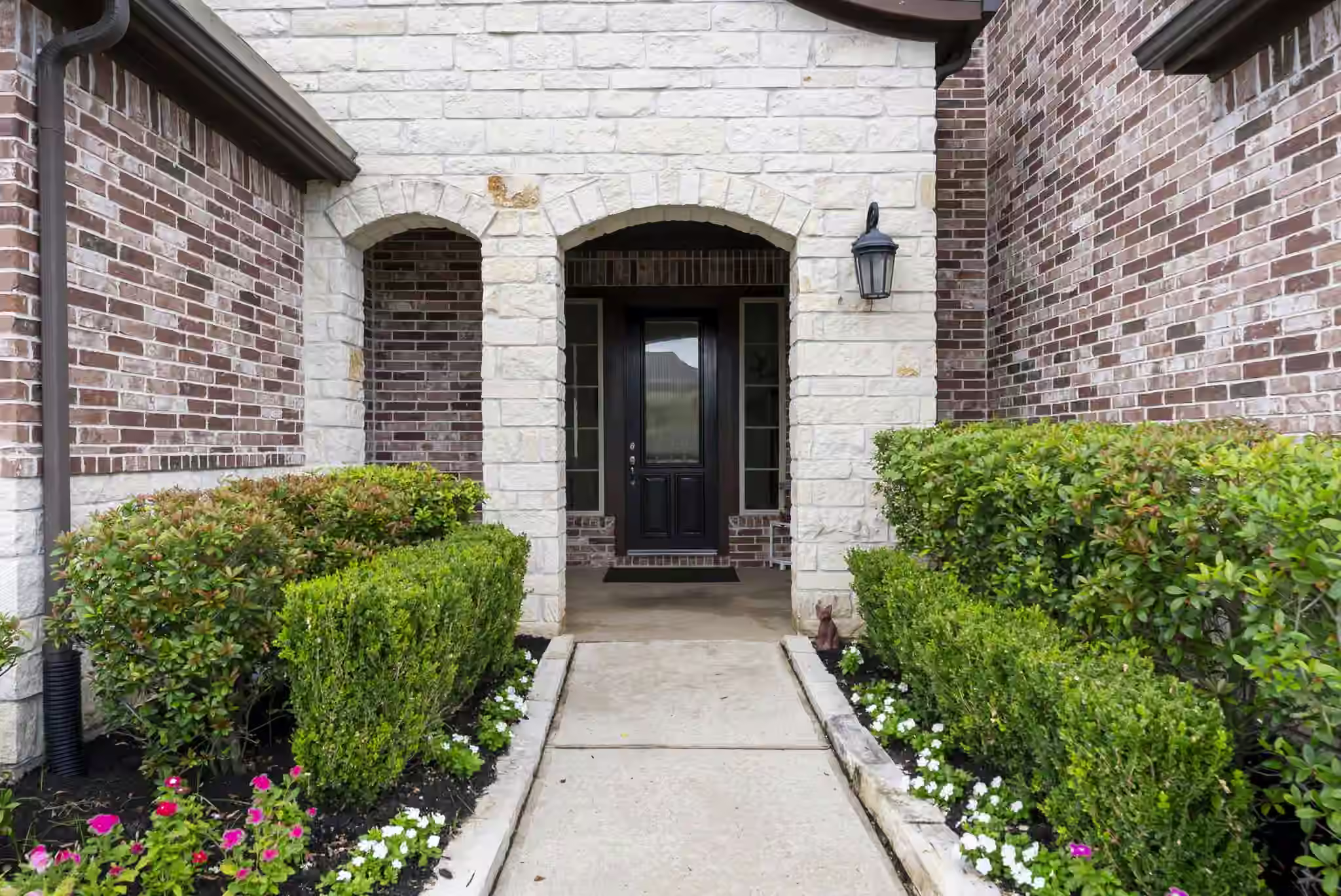 Photo 2 of 25118 Bentridge Valley Lane, Tomball, TX