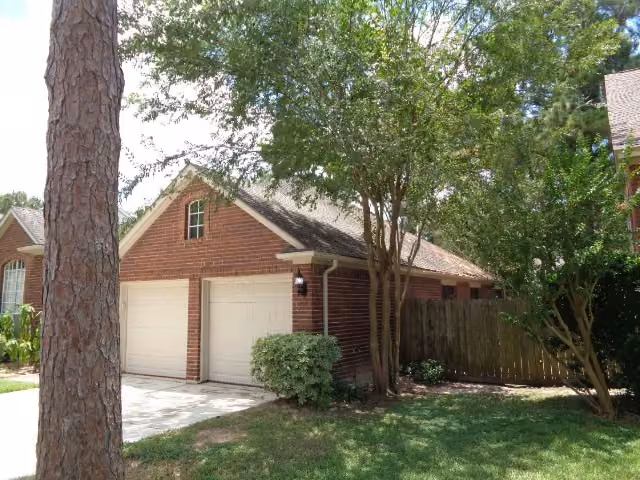 Photo 3 of 7910 Park Hollow Court, Houston, TX