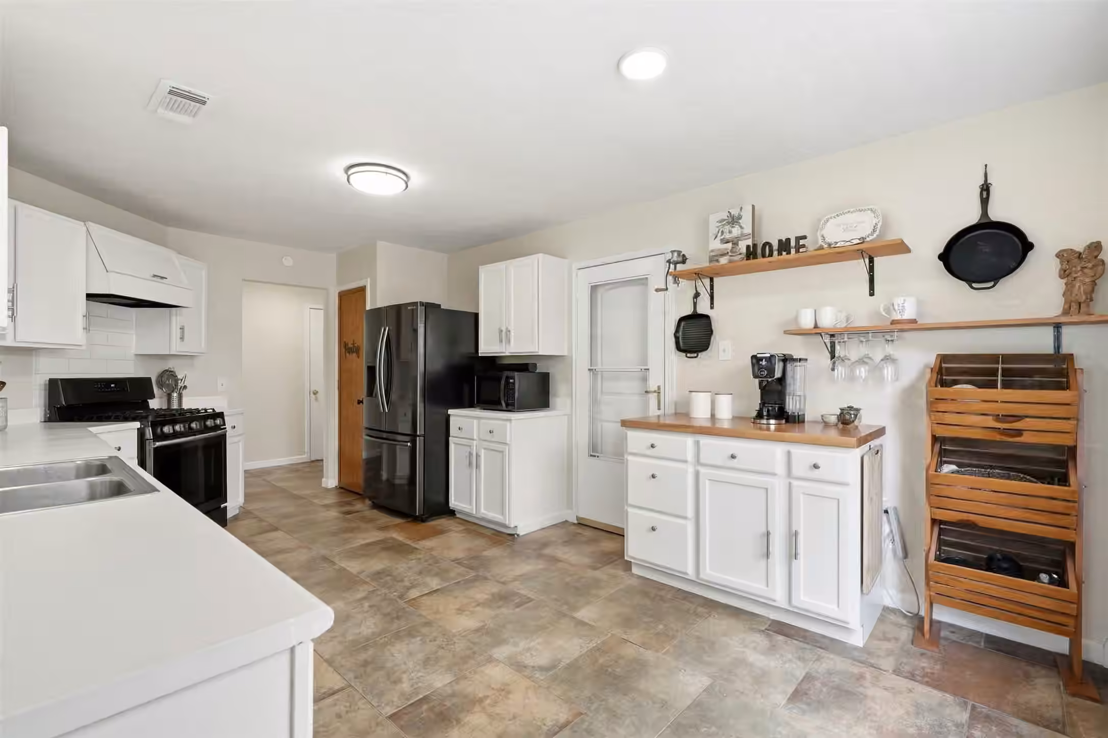 Photo 4 of 807 Oak West Drive, Houston, TX