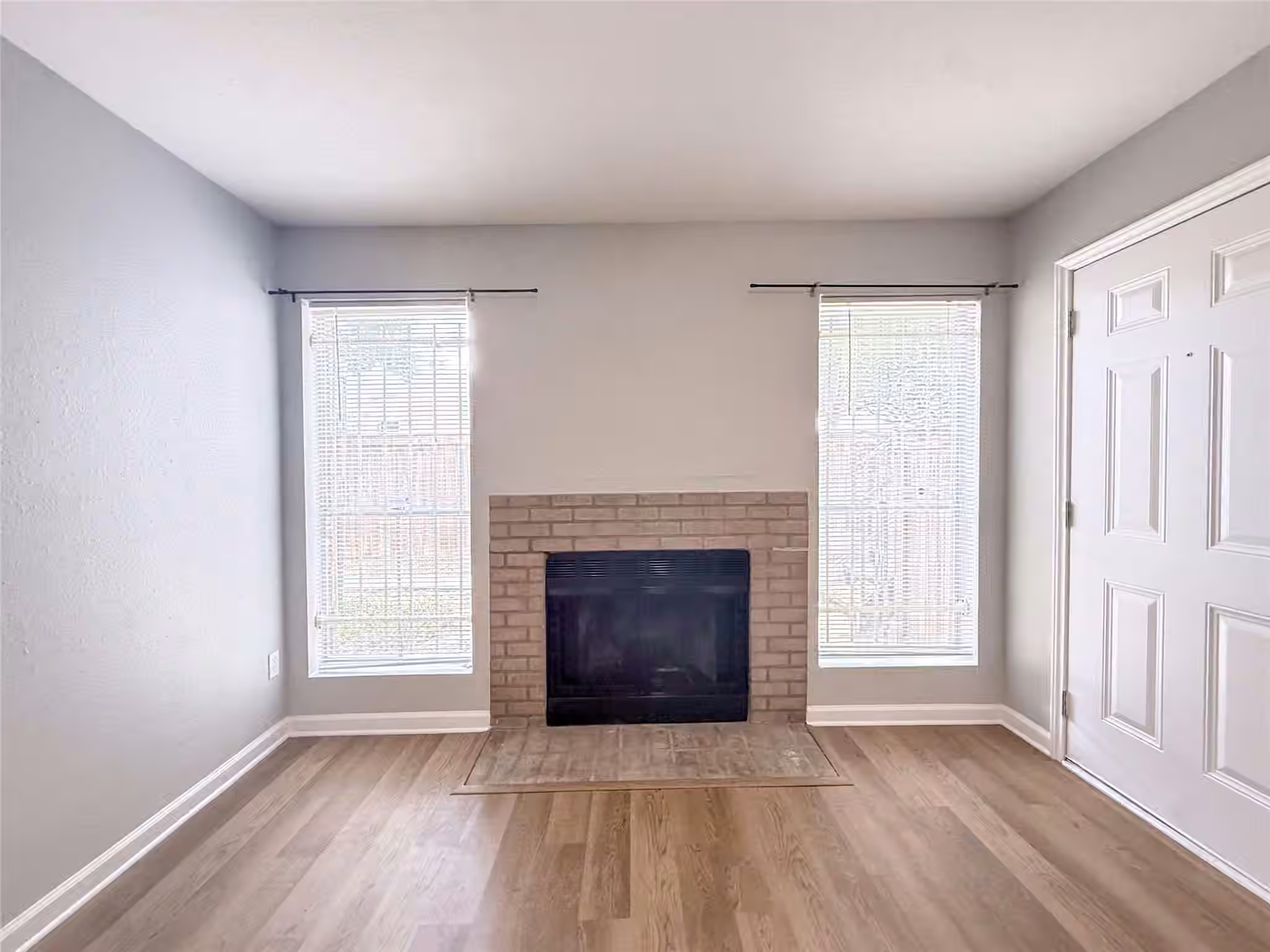 Photo 7 of 3900 Woodchase Drive 77, Houston, TX