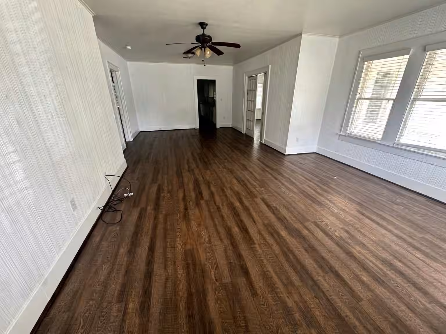 Photo 5 of 913 Fowlkes Street, Sealy, TX