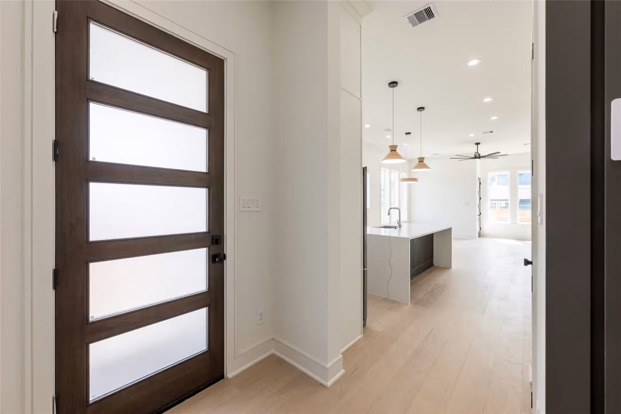 Photo 3 of 1122 E 27TH ST A, Houston, TX