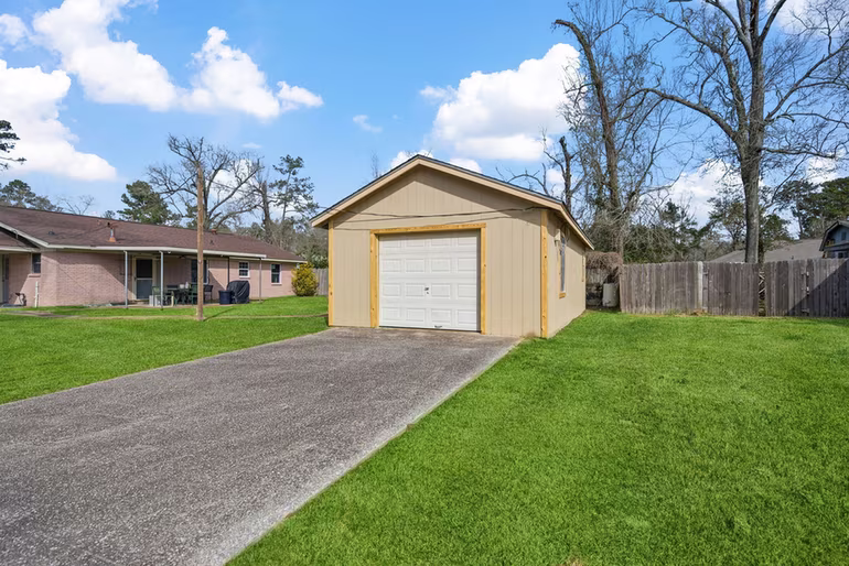 Photo 5 of 400 Dora Street, Cleveland, TX