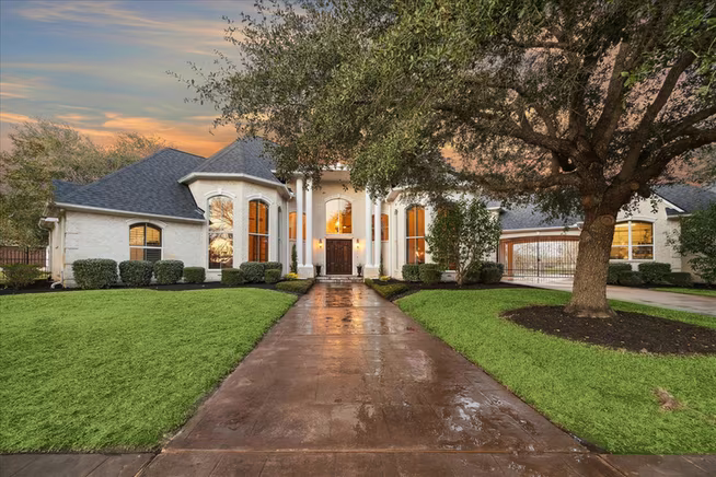 Photo of 7843 Lakebrook Drive, Missouri City, TX 77459