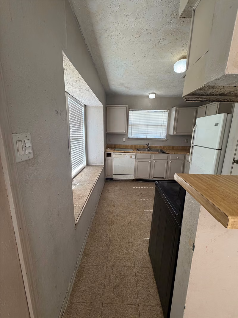 Photo 7 of 6905 Greenyard Drive, Houston, TX