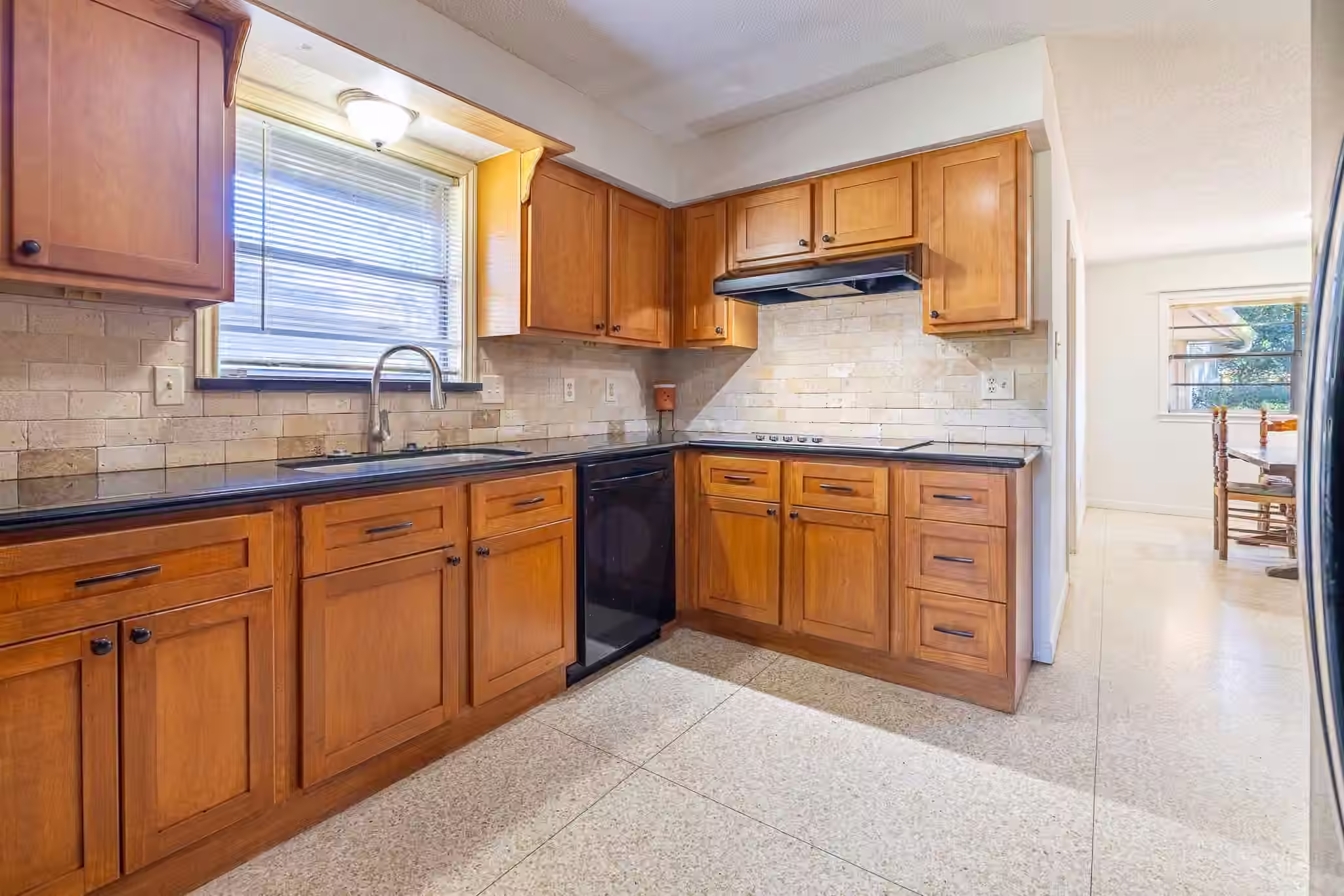 Photo 6 of 5238 Loch Lomond Drive, Houston, TX