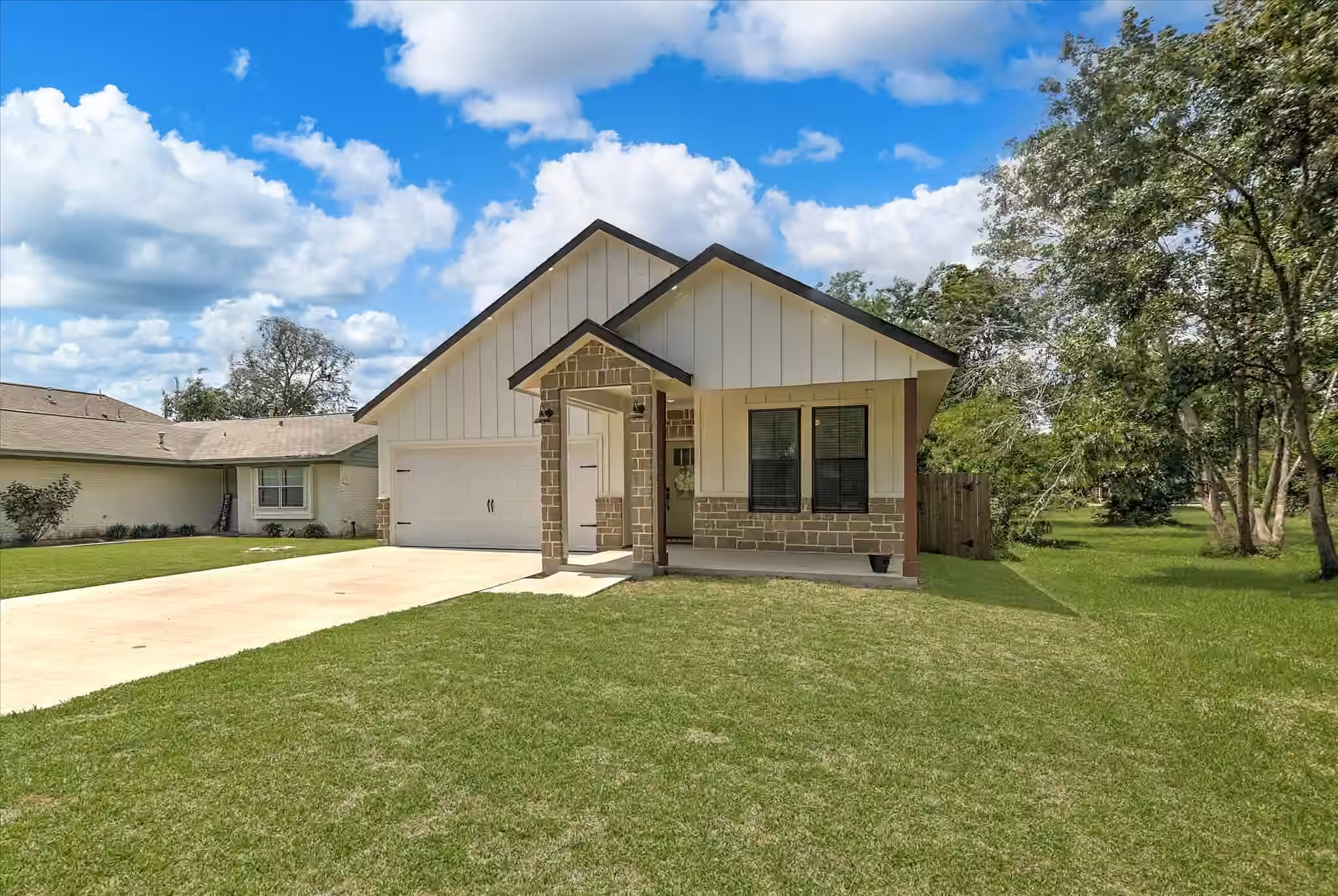 Photo of 502 S Carroll Street, La Porte, TX 77571