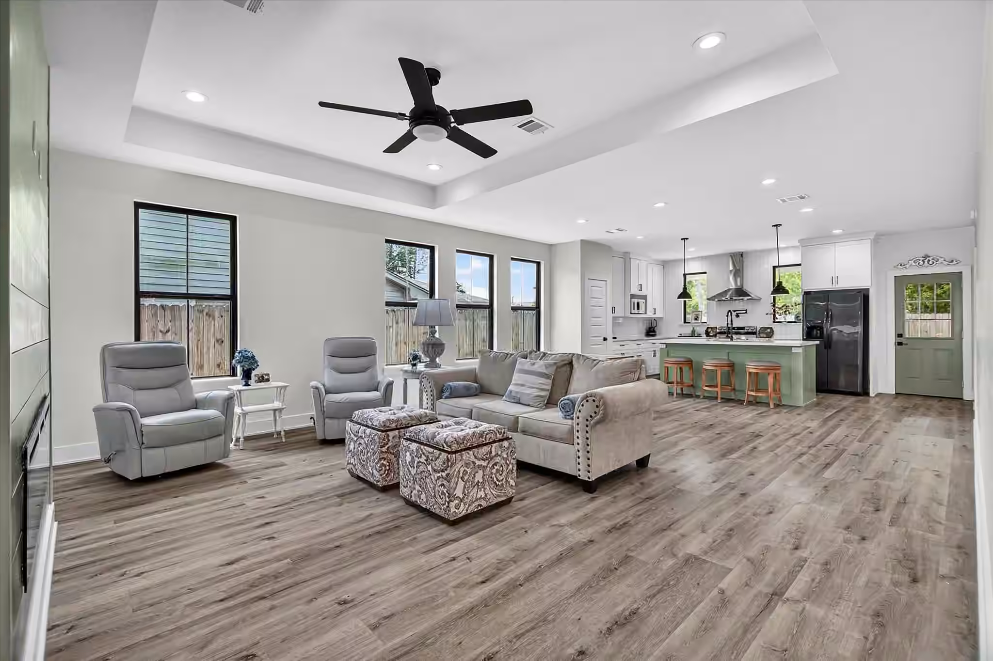 Photo 4 of 502 S Carroll Street, La Porte, TX