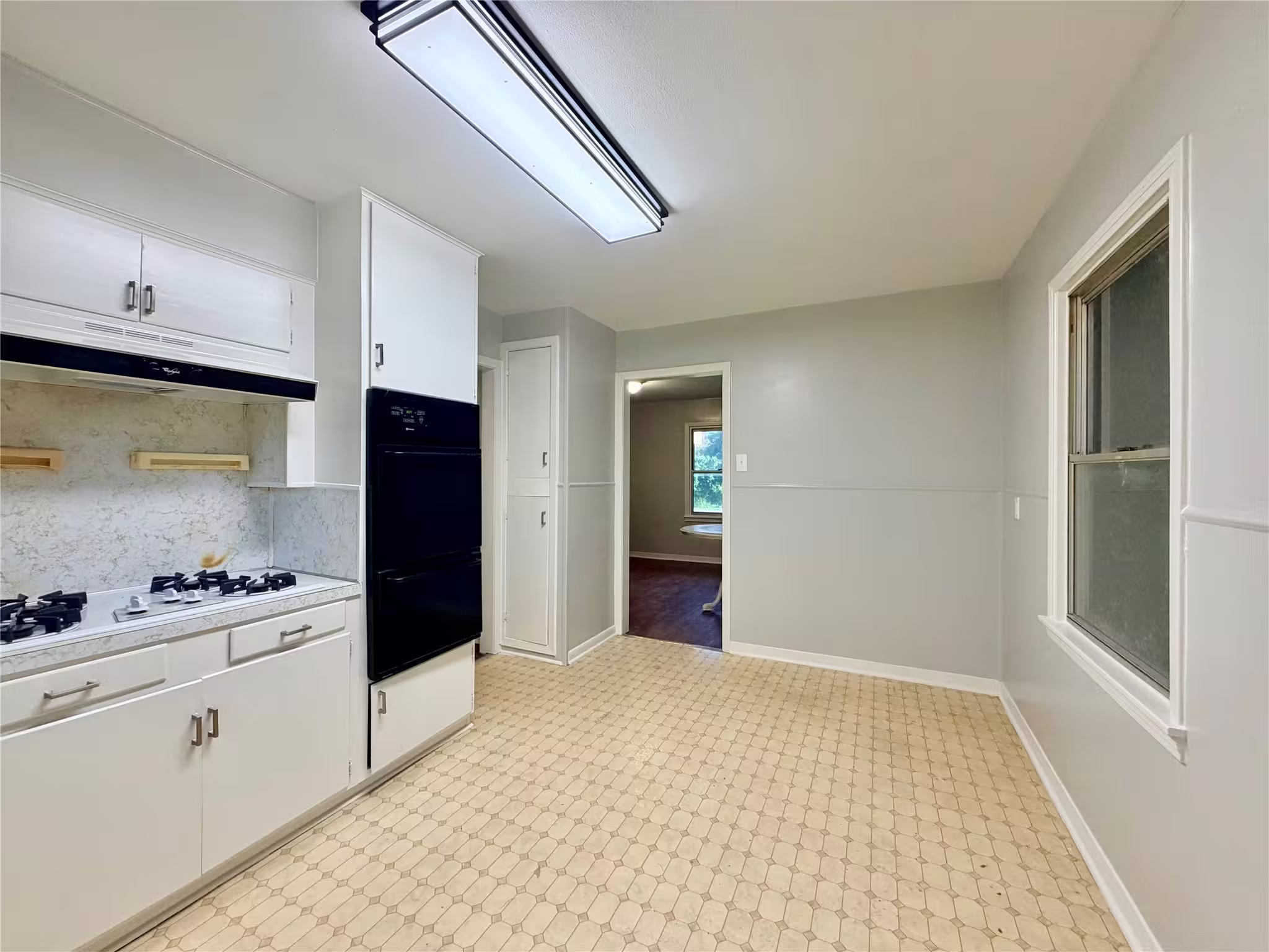 Photo 5 of 3723 Beaumont Avenue, Liberty, TX