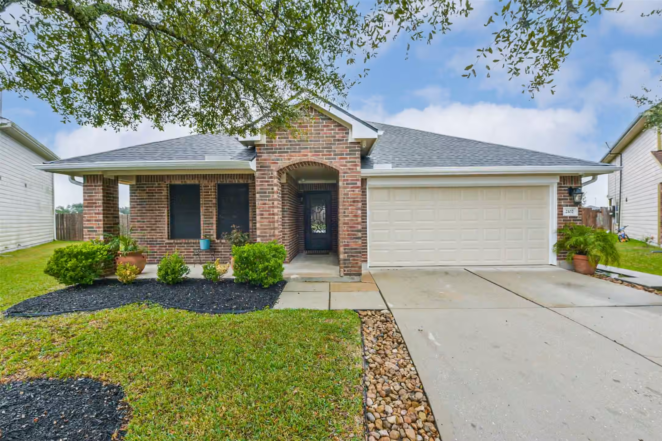Photo 3 of 2102 Pickwick Pines Dr Court, Humble, TX