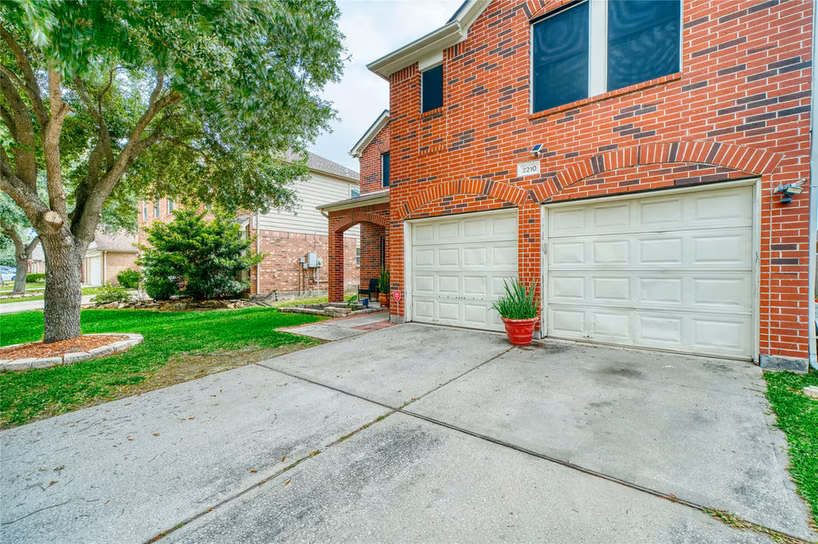Photo 7 of 2210 Mountain Ranch Drive, Houston, TX