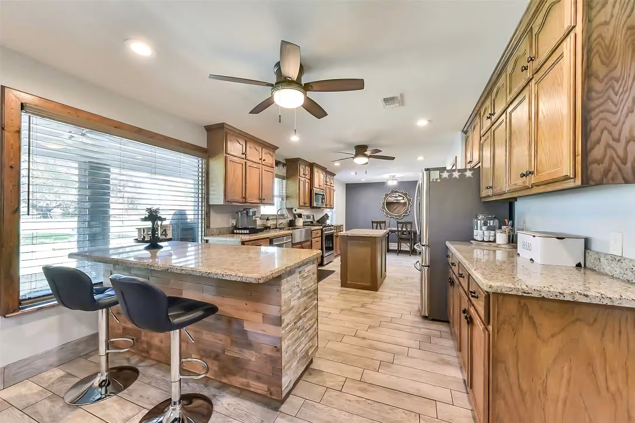 Photo 5 of 4190 County Road 145, Alvin, TX