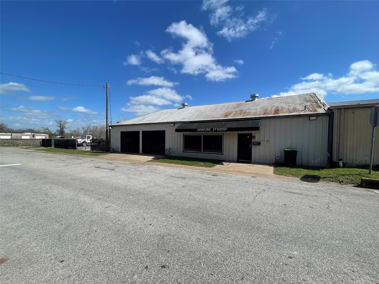 Photo 2 of 105 S 2nd Street, Richmond, TX