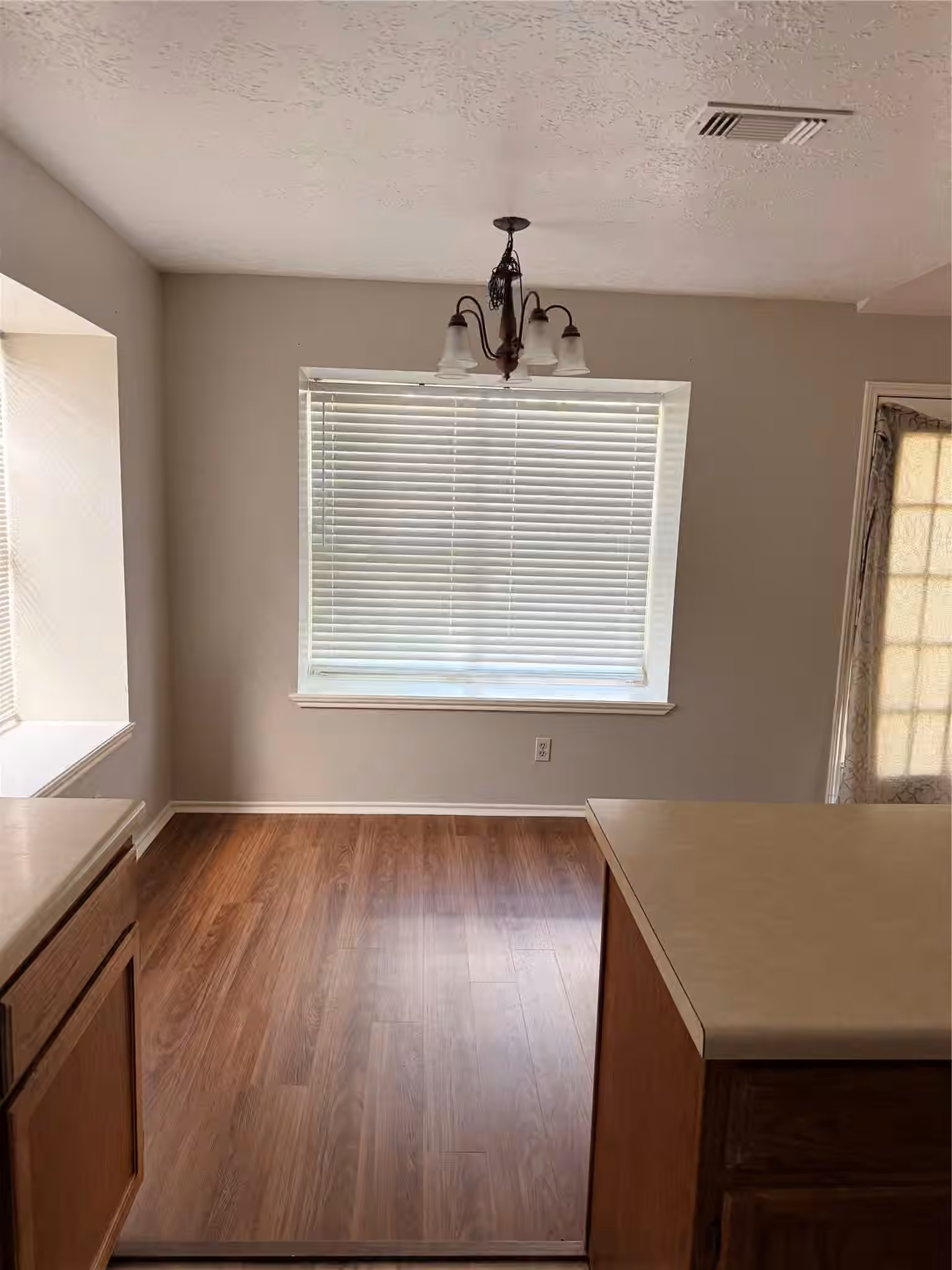 Photo 5 of 8010 Western Trail Drive, Houston, TX