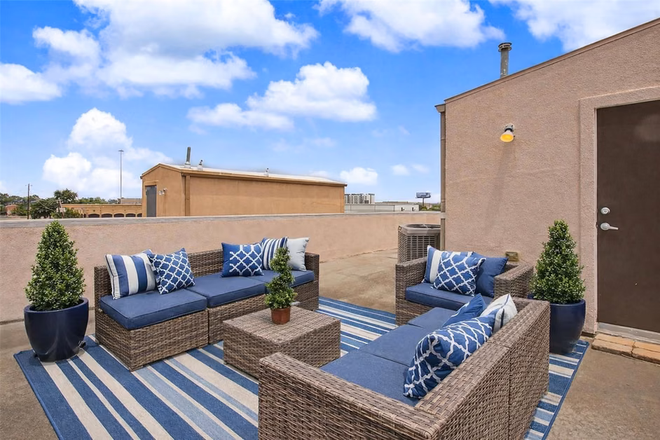 Photo of 125 E 2nd Street, Houston, TX