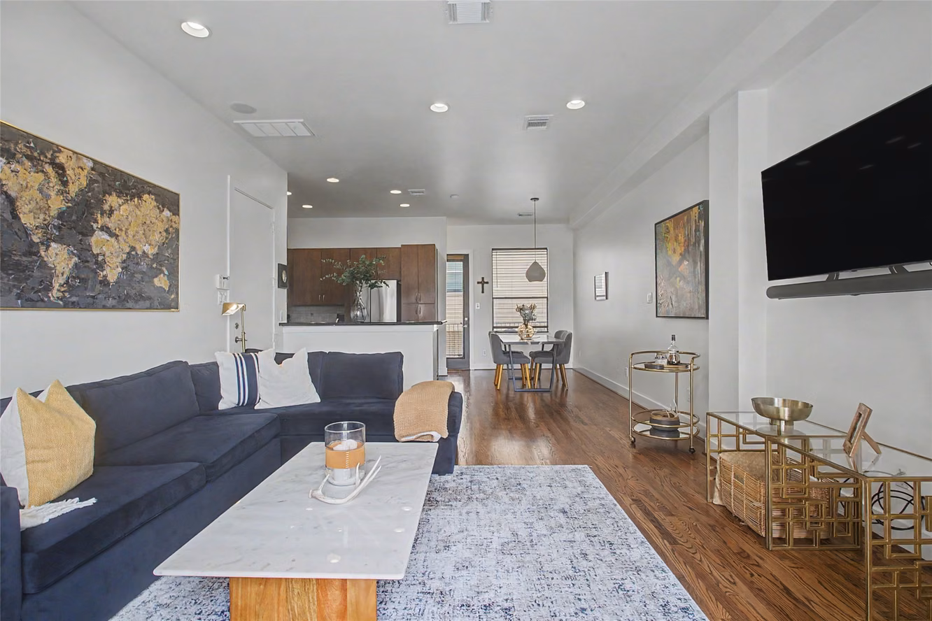 Photo 7 of 125 E 2nd Street, Houston, TX