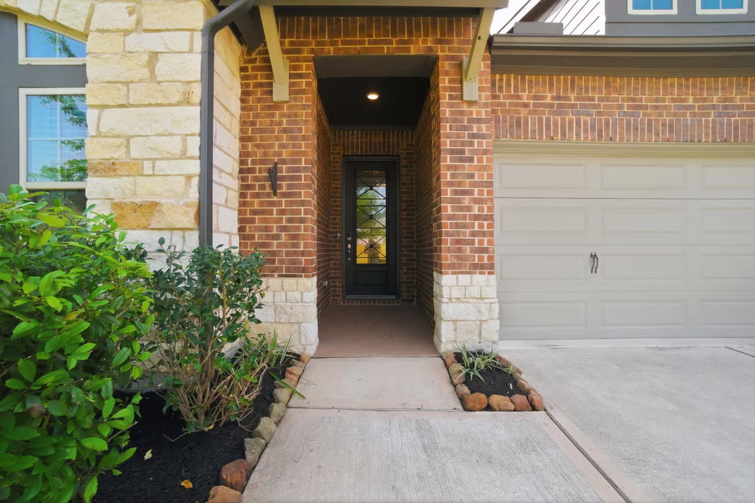 Photo 3 of 406 Boggy Belt Lane, Conroe, TX