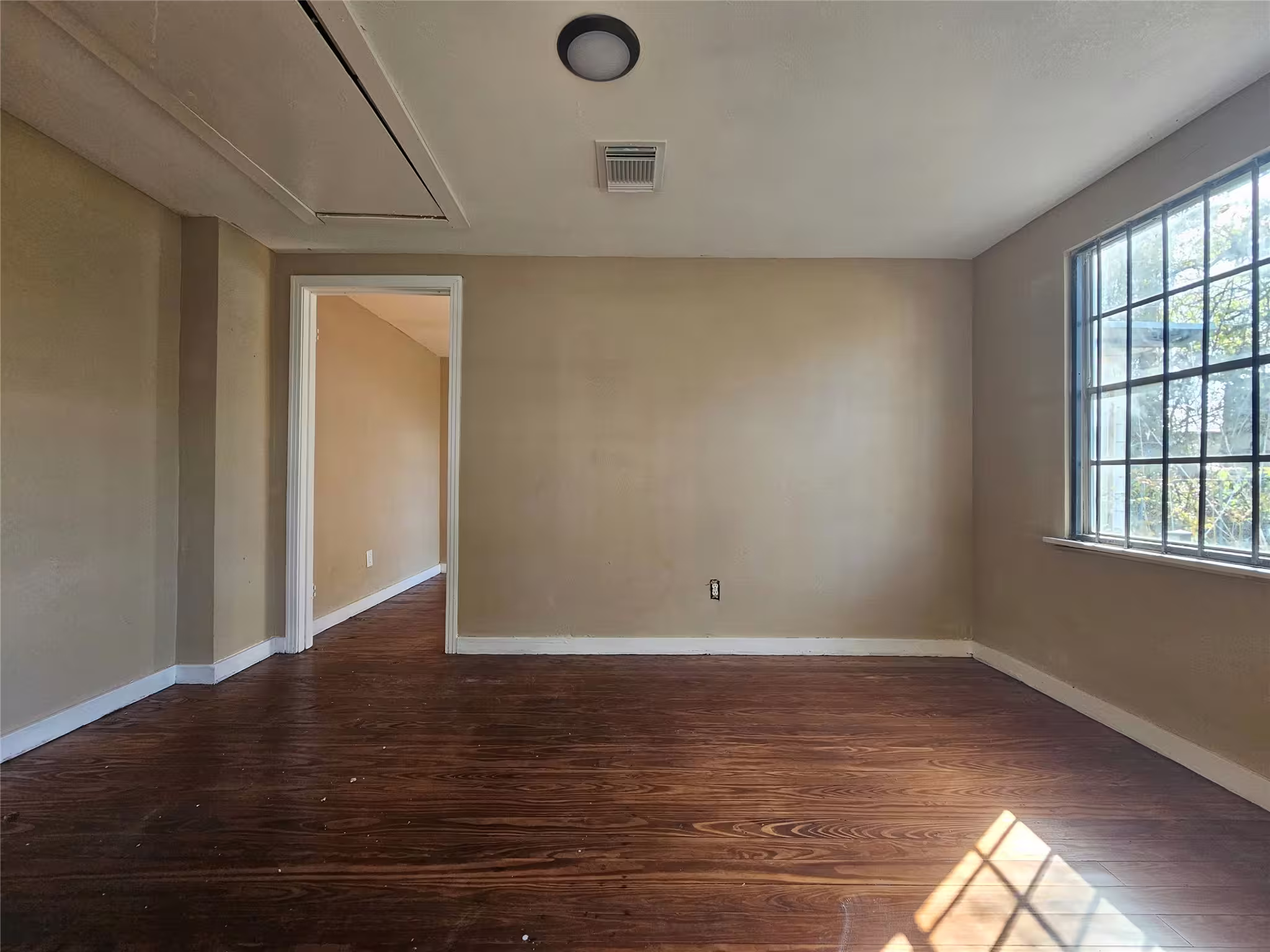 Photo 5 of 6215 Lavender Street, Houston, TX