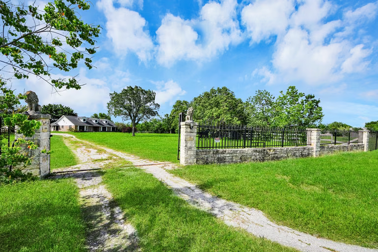 Photo of 12746 Roy Road, Pearland, TX 77581
