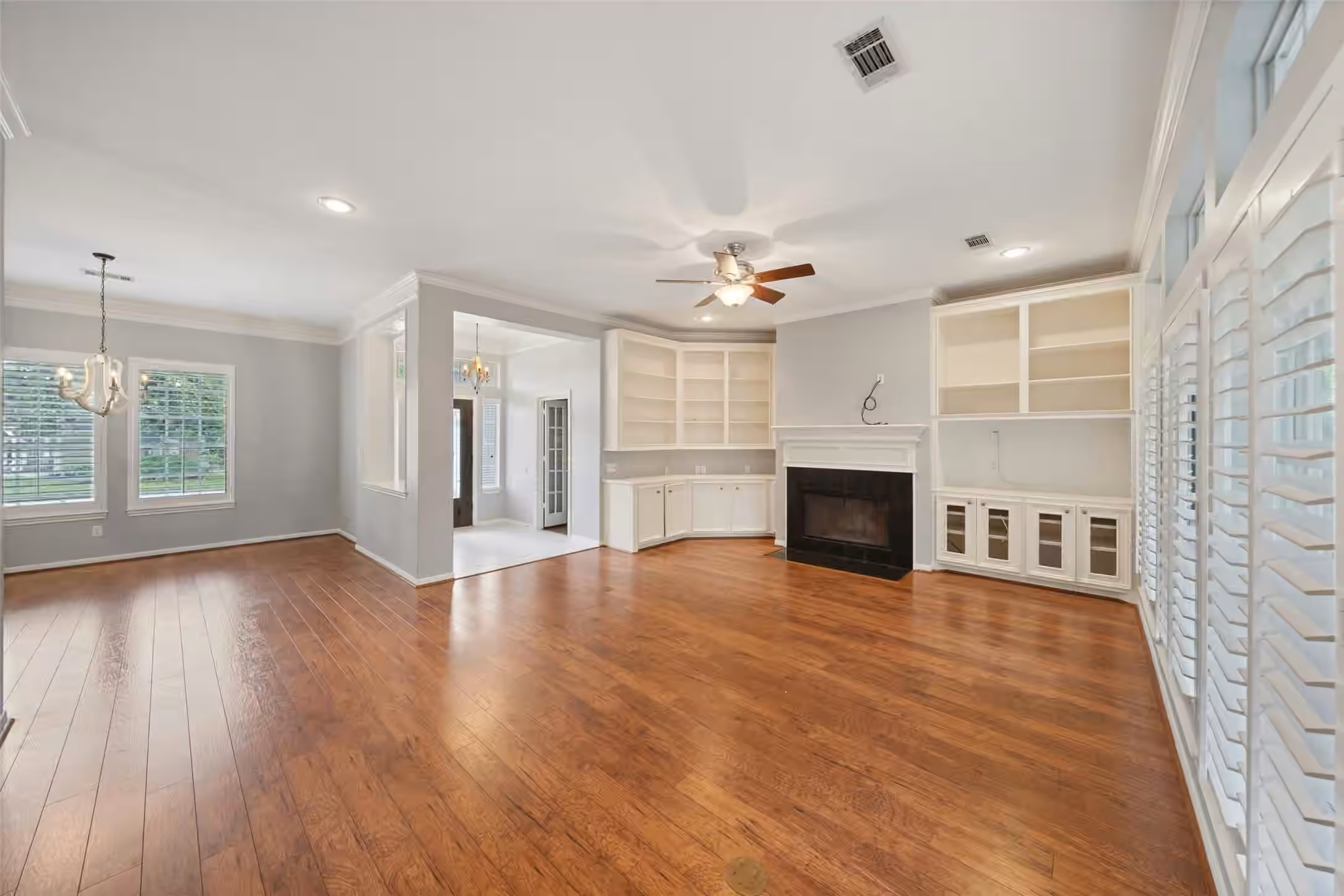Photo 6 of 118 Wick Willow Drive, Montgomery, TX