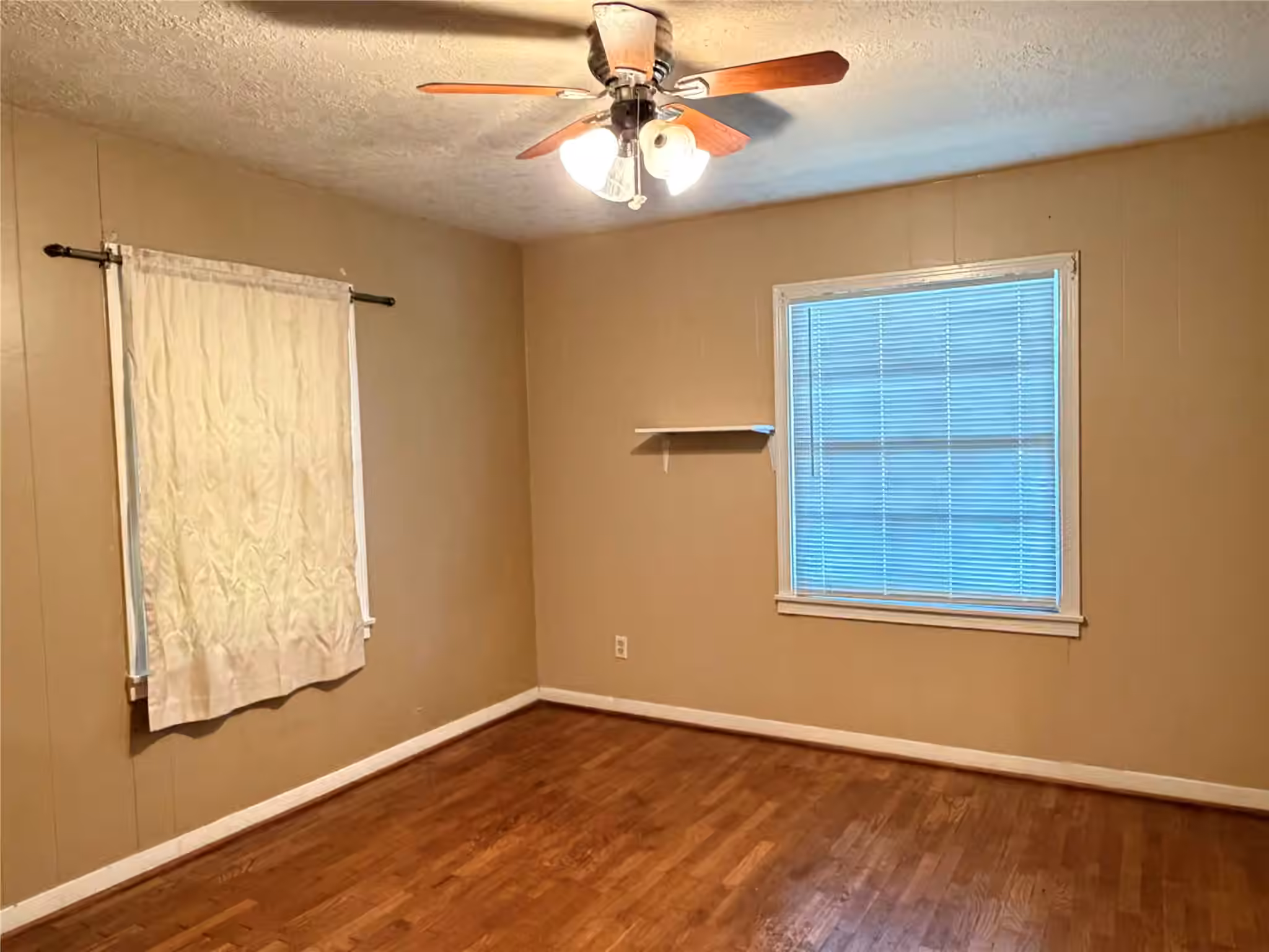 Photo 6 of 426 E Fm 1093 Road, Wallis, TX