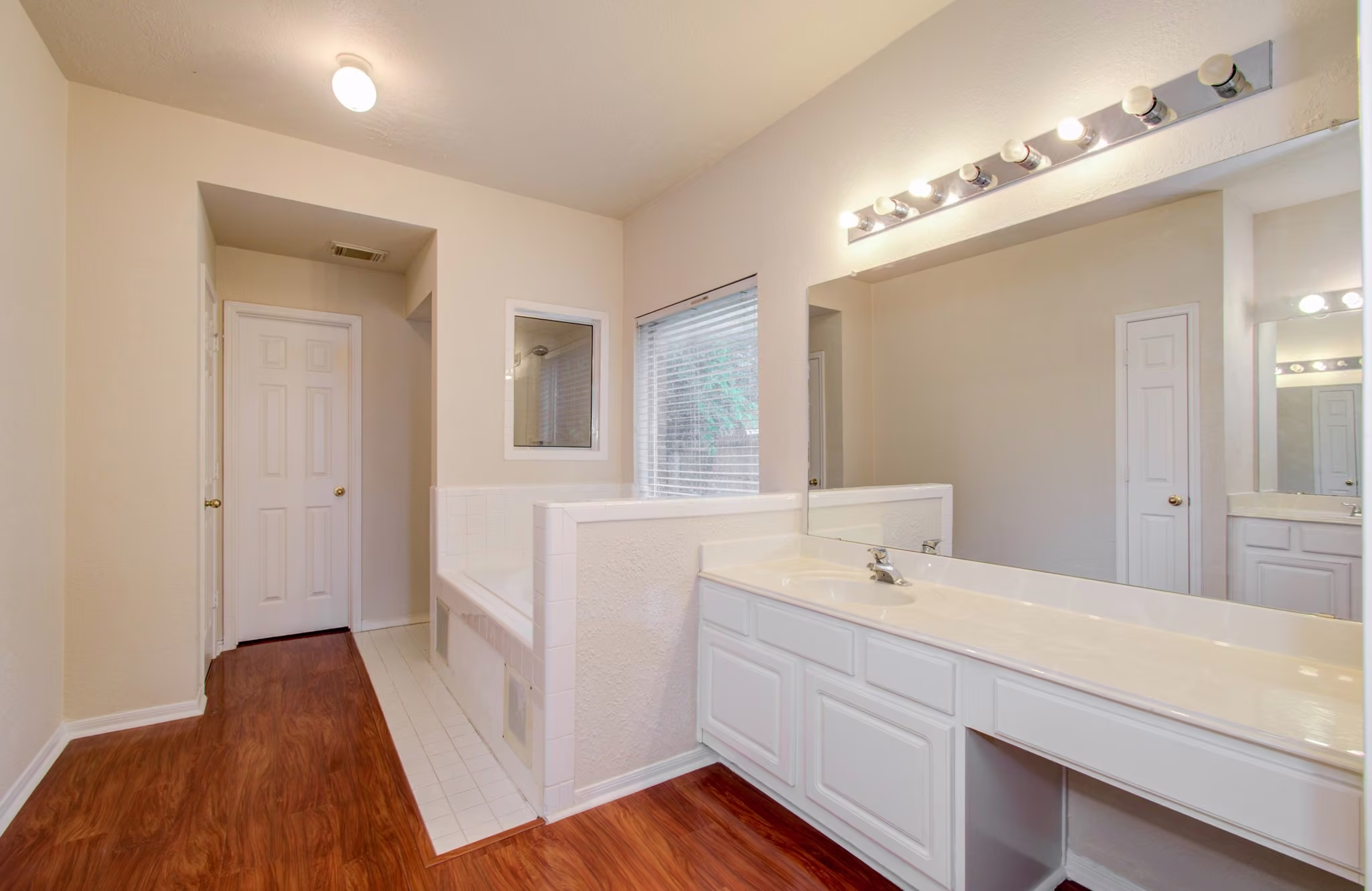 Photo 7 of 2907 Little Branch Ct, Houston, TX