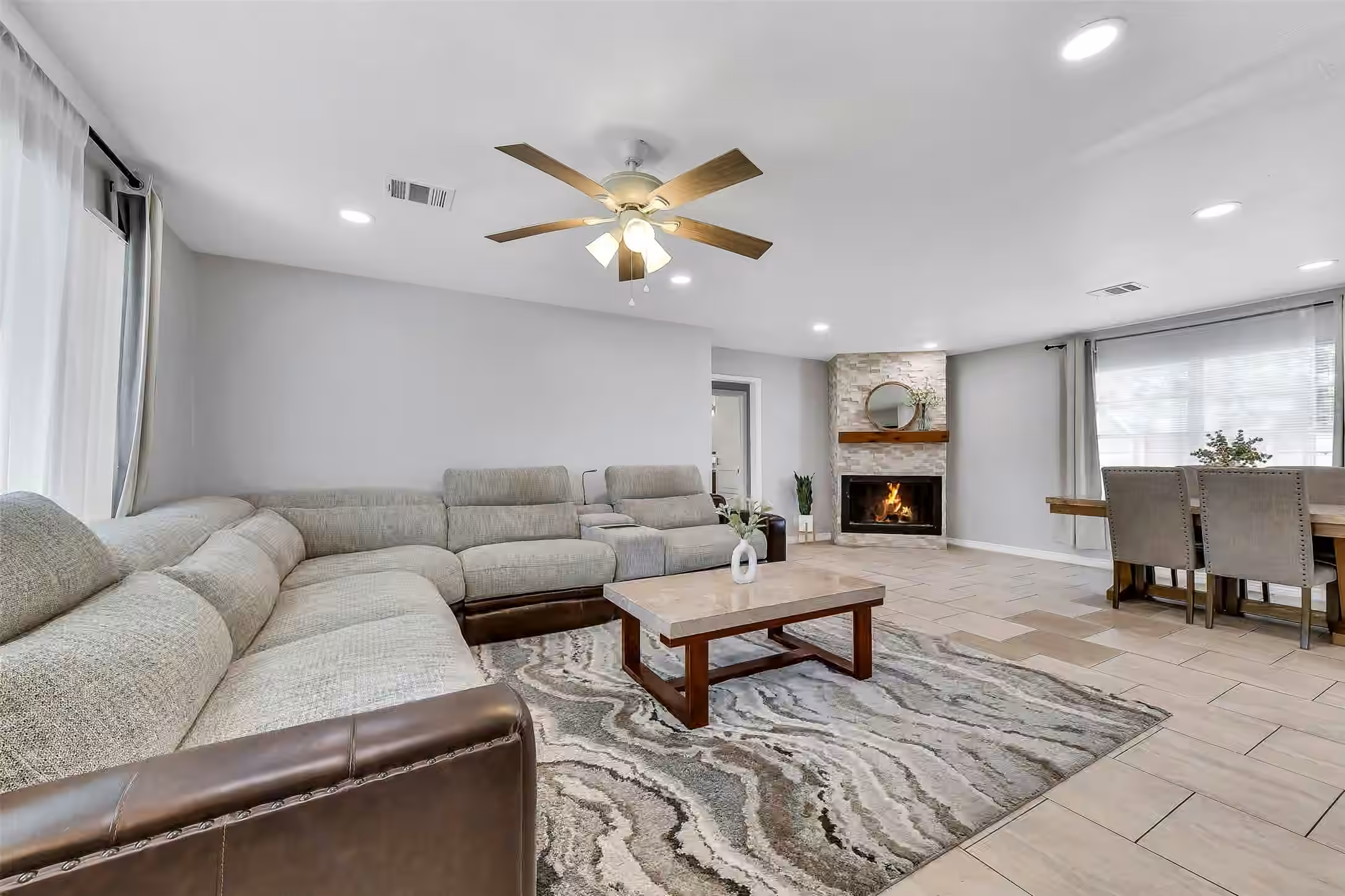 Photo 4 of 822 Dutch Street, Deer Park, TX