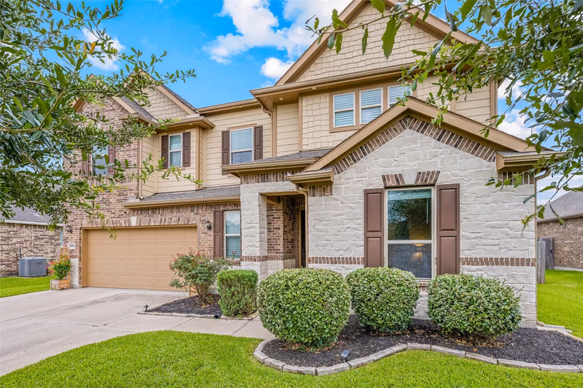 Photo 3 of 3806 Belmore Lane, Pearland, TX