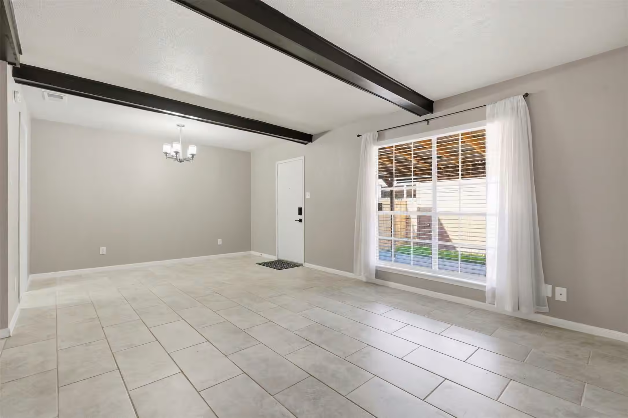 Photo 6 of 1516 S 8th Street, La Porte, TX