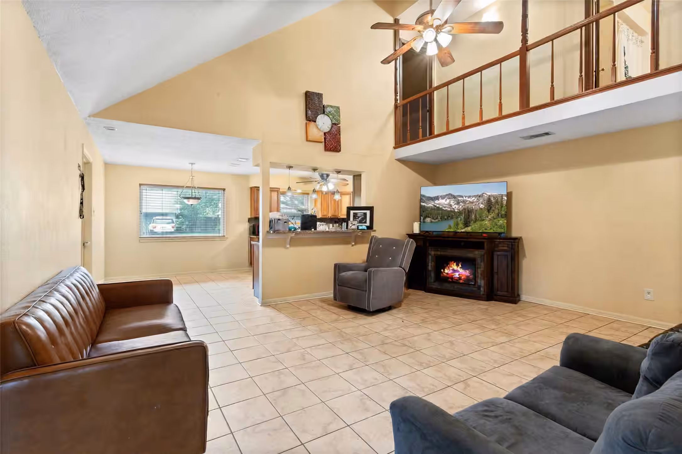 Photo 5 of 5000 Cedar Creek Drive, Dickinson, TX